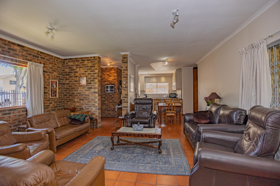 4 Bedroom Property for Sale in Amandelrug Western Cape